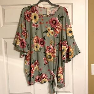 Super cute Spring boutique blouse, never been worn